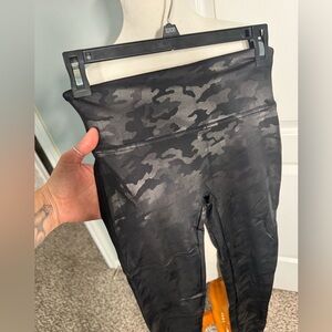 Spanx Black Camo leggings in size small